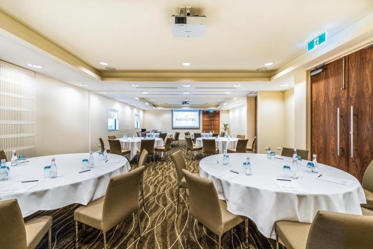 Novotel Christchurch Cathedral Square Bagian luar foto