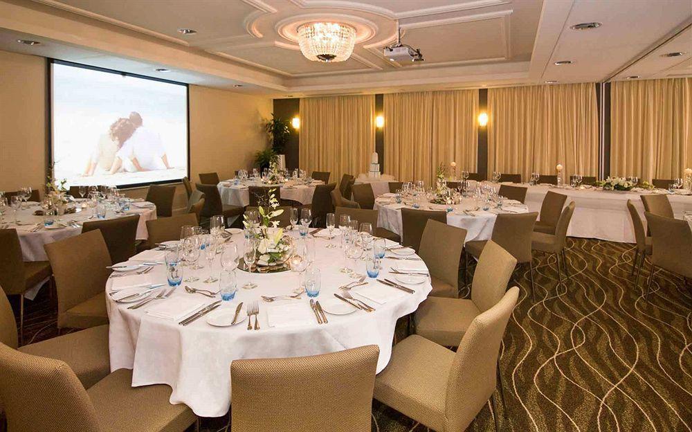 Novotel Christchurch Cathedral Square Bagian luar foto